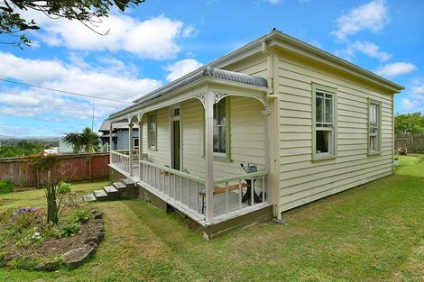 Photo of property in 14 Puriri Street, Helensville, 0800