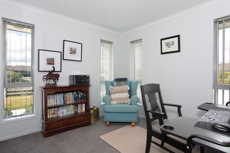 Photo of property in 25 Fallow Avenue, Feilding, 4775