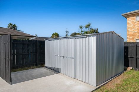Photo of property in 30 Aitkenhead Court, Parakai, 0830