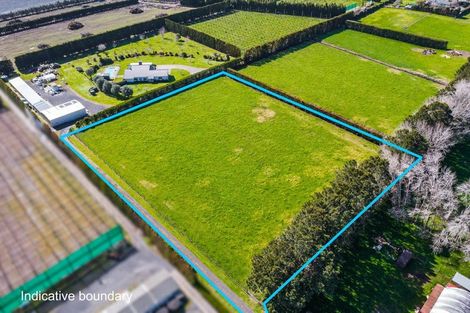 Photo of property in 42 Taupaki Road, Taupaki, 0782