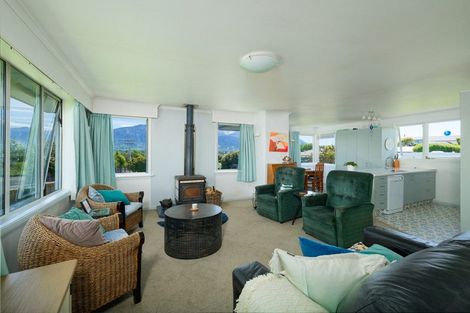 Photo of property in 2 Adelphi Terrace, Kaikoura, 7300