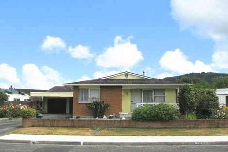 Photo of property in 11 Shanly Street, Brown Owl, Upper Hutt, 5018