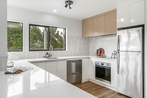 Photo of property in 3 Glucina Avenue, West Harbour, Auckland, 0618