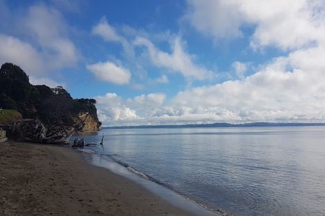 Photo of property in 1420 Whangaparaoa Road, Army Bay, Whangaparaoa, 0930