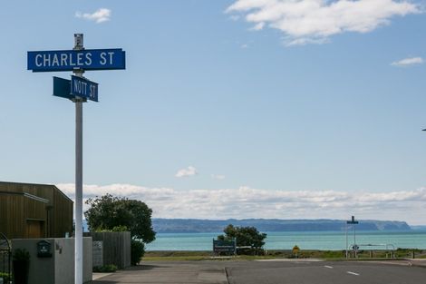 Photo of property in 64 Charles Street, Westshore, Napier, 4110
