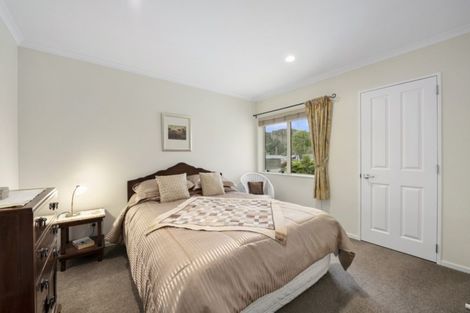 Photo of property in 32 Sunstone Crescent, Brown Owl, Upper Hutt, 5018