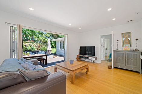 Photo of property in 2 Aragon Avenue, Glendowie, Auckland, 1071
