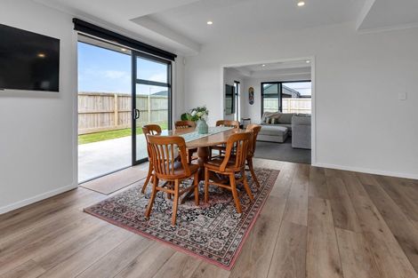 Photo of property in 25 Taurangawaka Road, One Tree Point, 0118