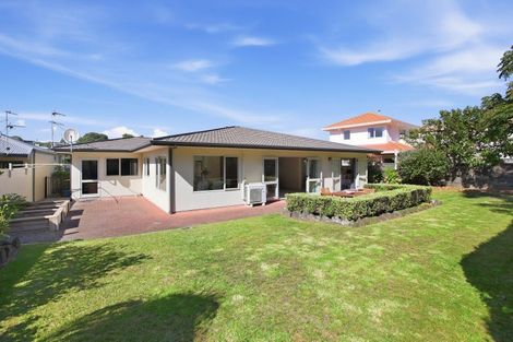 Photo of property in 5 Kawaroa Close, New Plymouth, 4310