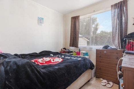 Photo of property in 48 Kaikoura Street, Henderson, Auckland, 0612