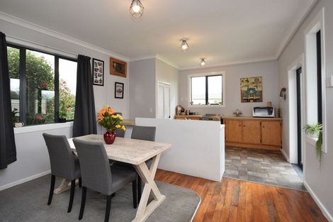 Photo of property in 6 Nichol Street, Heidelberg, Invercargill, 9812