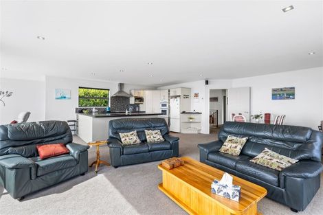 Photo of property in 18 Maffeys Road, Mount Pleasant, Christchurch, 8081