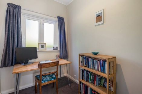 Photo of property in 47 Melbourne Road, Island Bay, Wellington, 6023