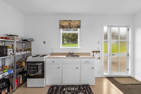 Photo of property in 33 Porter Crescent, Helensville, 0800