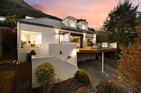 Photo of property in 1 Arawata Terrace, Fernhill, Queenstown, 9300