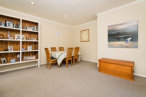 Photo of property in 7 Northbrook Close, Greenhithe, Auckland, 0632