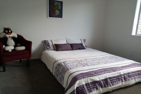 Photo of property in 11 Kaurinui Crescent, One Tree Point, 0118