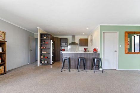 Photo of property in 8 Beckham Close, Grandview Heights, Hamilton, 3200