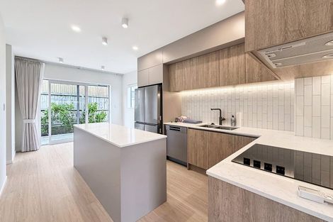 Photo of property in 6d Law Street, Torbay, Auckland, 0630