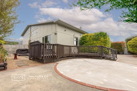 Photo of property in 1 Roband Crescent, Brown Owl, Upper Hutt, 5018
