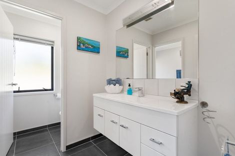 Photo of property in 7 The Glade, Carterton, 5713