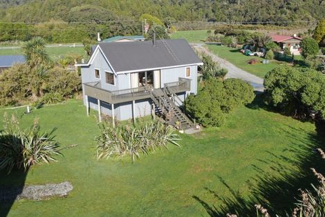 Photo of property in 9 The Parade, Okarito, Whataroa, 7886