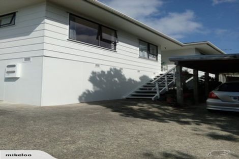 Photo of property in 12 Tetrarch Place, Totara Vale, Auckland, 0629