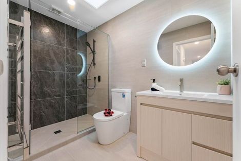 Photo of property in 1/612 Beach Road, Browns Bay, Auckland, 0630