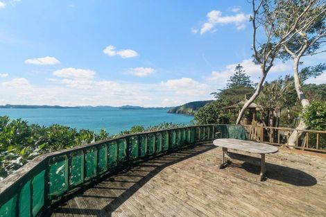 Photo of property in 4 Queens View Road, Russell, 0202