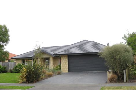 Photo of property in 10 Amoka Crescent, Parklands, Christchurch, 8083