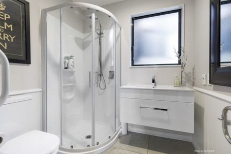 Photo of property in 52 Waru Street, Khandallah, Wellington, 6035