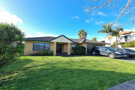 Photo of property in 91 Moyrus Crescent, East Tamaki Heights, Auckland, 2016