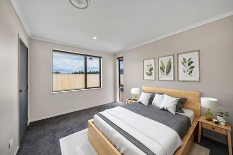 Photo of property in 33 Honeyfield Drive, Whalers Gate, New Plymouth, 4310