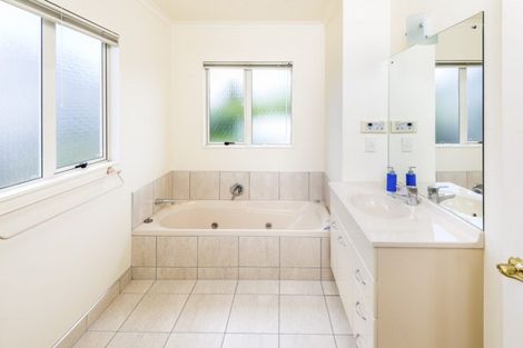 Photo of property in 6 Orne Street, Torbay, Auckland, 0630