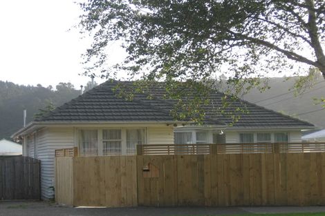 Photo of property in 320 Stokes Valley Road, Stokes Valley, Lower Hutt, 5019