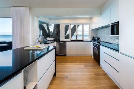 Photo of property in 2/259 Hurstmere Road, Takapuna, Auckland, 0622