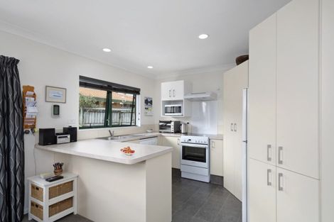 Photo of property in 9a Evans Road, Papamoa Beach, Papamoa, 3118