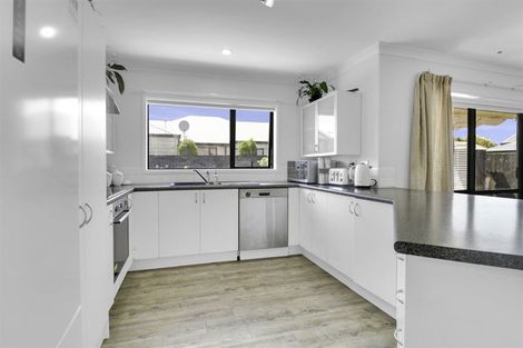 Photo of property in 516 Bower Avenue, Parklands, Christchurch, 8083