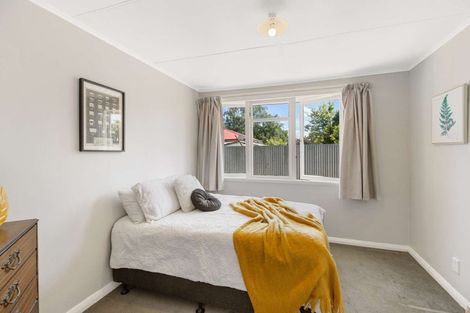 Photo of property in 4 Crewe Crescent, Hokowhitu, Palmerston North, 4410