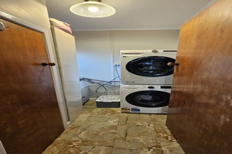 Photo of property in 10 Truby King Street, Merrilands, New Plymouth, 4312