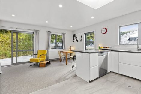 Photo of property in 16a Rarangi Way, Owhiro Bay, Wellington, 6023