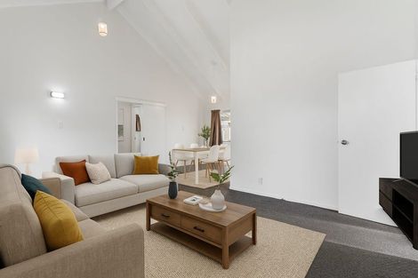 Photo of property in 43 Frobisher Way, Clendon Park, Auckland, 2103