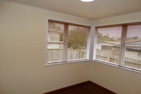 Photo of property in 22 Cron Avenue, Te Atatu South, Auckland, 0610