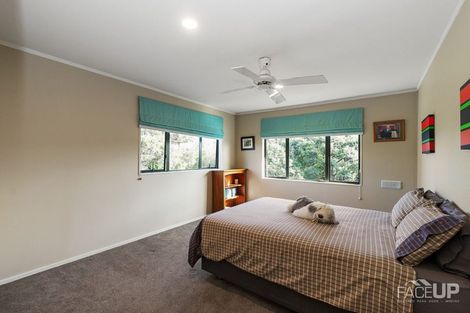 Photo of property in 18 Rosetti Rise, West Harbour, Auckland, 0618