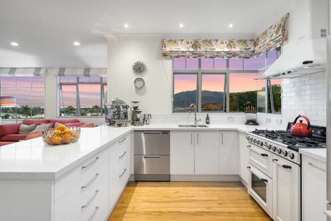 Photo of property in 25 Rewa Rewa Valley, Tairua, 3508