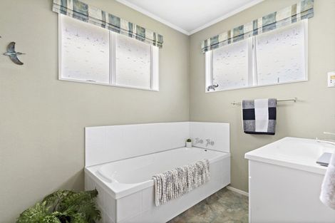 Photo of property in 23 Lowes Place, Solway, Masterton, 5810