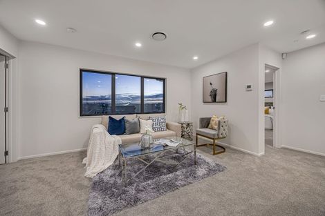 Photo of property in 48 Lewisham Street, Highland Park, Auckland, 2010