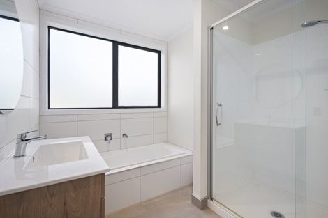 Photo of property in 10 Kenehi Road, Karaka, 2124