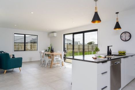 Photo of property in 6 Warrington Court, Carterton, 5713