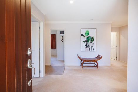 Photo of property in 23 Johnstone Drive, Fitzherbert, Palmerston North, 4410